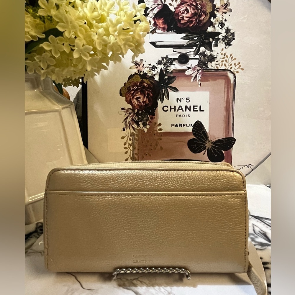Giani Bernini All-In-One Zip Around Wallet, Champagne Gold, Metallic Leather - Picture 15 of 16